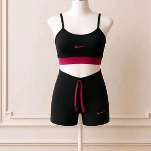 conjunto academia nike preto 142068640?action_source=75018&ref=home_home&rsp=1&rspix=1