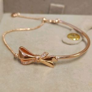 bracelete laco reluzente rose 143811440?action_source=67326&ref=home_home&rsp=1&rspix=1