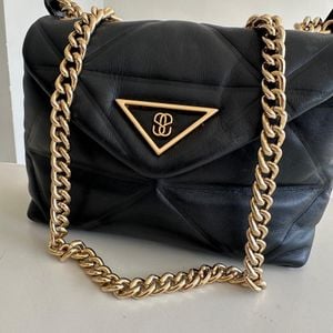 bolsa schutz poppy couro 150410024?action_source=72470&ref=home_home&rsp=1&rspix=1