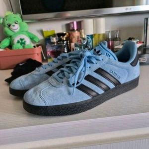 tenis adidas gazelle azul 38 39 142499754?action_source=31946&ref=home_home&rsp=1&rspix=1