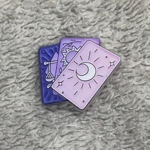 broche de acrilico cartas de tarot 151778778?action_source=77422&ref=home_home&rsp=1&rspix=1
