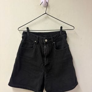 bermuda jeans preta 146253040?action_source=76596&ref=home_home&rsp=1&rspix=1