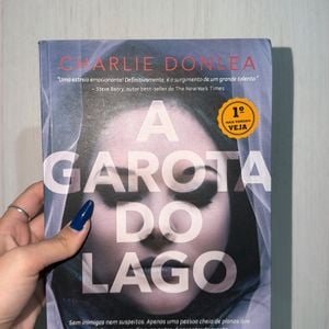 livro a garota do lago 150913546?action_source=76402&ref=home_home&rsp=1&rspix=1