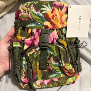 mochila farm pipoquinha painted flowers 150350746?action_source=76563&ref=home_home&rsp=1&rspix=1