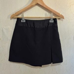 saia shorts zara preta p 146941847?action_source=75772&ref=home_home&rsp=1&rspix=1