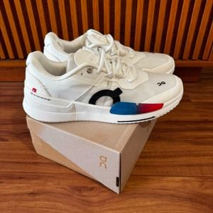 tenis on running the roger pro 2 branco 150902428?action_source=76398&ref=home_home&rsp=1&rspix=1