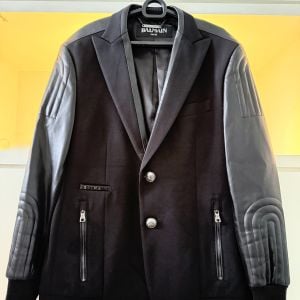 blazer balmain paris biker preto 148127754?action_source=72767&ref=home_home&rsp=1&rspix=1
