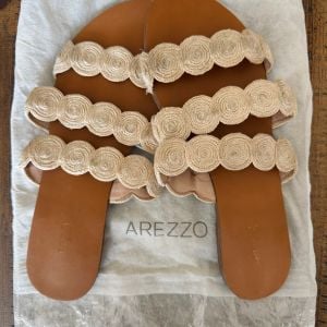 rasteira arezzo bege 38 150477891?action_source=75868&ref=home_home&rsp=1&rspix=1