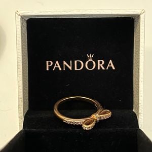 anel pandora laco rose com zirconias 149942774?action_source=67326&ref=home_home&rsp=1&rspix=1