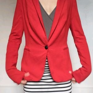 blazer zara estruturado vermelho p 153083972?action_source=77124&ref=home_home&rsp=1&rspix=1