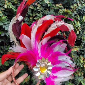 adereco tiara de carnaval 134697453?action_source=67456&ref=home_home&rsp=1&rspix=1