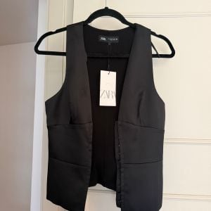 blusa preta zara 138178888?action_source=68872&ref=home_home&rsp=1&rspix=1