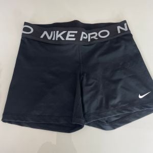 short academia fitness nike pro 147997144?action_source=75018&ref=home_home&rsp=1&rspix=1