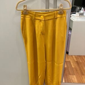 calca helena bynv 117215453?action_source=63594&ref=home_home&rsp=1&rspix=1