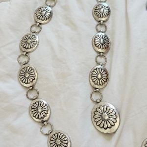 cinto de metal bershka 138070473?action_source=69599&ref=home_home&rsp=1&rspix=1