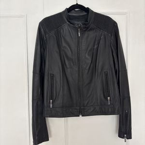 jaqueta biker fillity couro legitimo preta 42 152243104?action_source=75473&ref=home_home&rsp=1&rspix=1