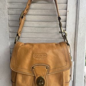 bolsa coach legacy ali 65th anniversary camel 151675615?action_source=76035&ref=home_home&rsp=1&rspix=1