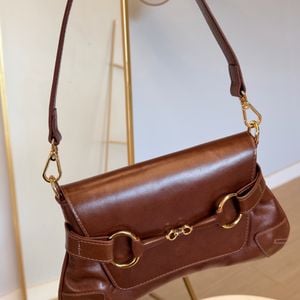 bolsa de ombro pequena marrom 139879737?action_source=67222&ref=home_home&rsp=1&rspix=1