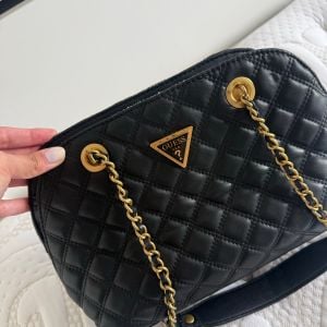 bolsa guess semi nova 136918106?action_source=70655&ref=home_home&rsp=1&rspix=1