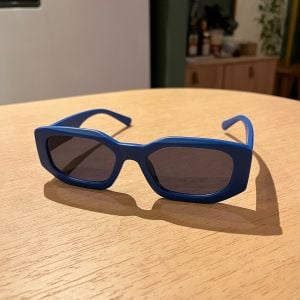 oculos de sol bershka 116347683?action_source=69599&ref=home_home&rsp=1&rspix=1