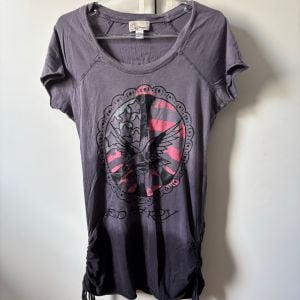 camiseta ed hardy alongada tie dye 135700796?action_source=72140&ref=home_home&rsp=1&rspix=1