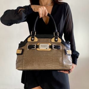 bolsa guess croco verniz grande 139501991?action_source=70655&ref=home_home&rsp=1&rspix=1