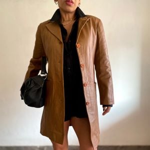 sobretudo couro legitimo marrom inverno ysl biker 146416908?action_source=72767&ref=home_home&rsp=1&rspix=1