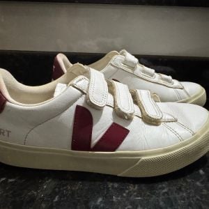 tenis vert couro feminino37 130536597?action_source=66827&ref=home_home&rsp=1&rspix=1