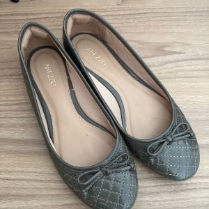 sapatilha arezzo nova 134483386?action_source=68872&ref=home_home&rsp=1&rspix=1