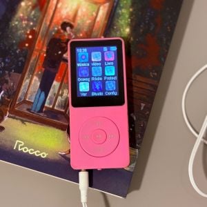 mp4 rosa com radio e fone de ouvido 143342956?action_source=72998&ref=home_home&rsp=1&rspix=1