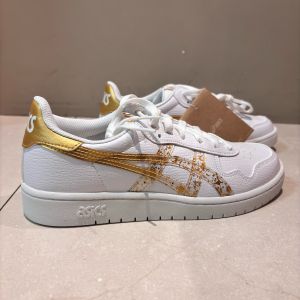 tenis asics japan s white pure gold feminino tamanho 38 novo original 125731272?action_source=31946&ref=home_home&rsp=1&rspix=1