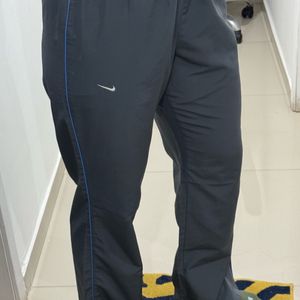calca nike cinza 142881386?action_source=72470&ref=home_home&rsp=1&rspix=1