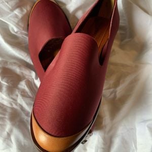 sapato lindo e confortavel 143415327?action_source=73496&ref=home_home&rsp=1&rspix=1
