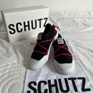 tenis schutz novo 144695975?action_source=31946&ref=home_home&rsp=1&rspix=1