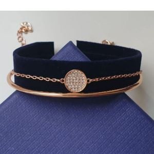 lindo bracelete duplo medalha rose swarovski 146402297?action_source=67222&ref=home_home&rsp=1&rspix=1