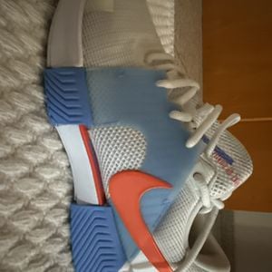 tenis nike gp challenge 1 branco 36 148472063?action_source=72470&ref=home_home&rsp=1&rspix=1
