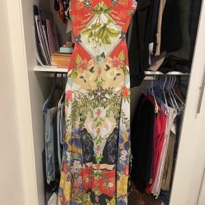 vestido longo estampado floral 140914110?action_source=67222&ref=home_home&rsp=1&rspix=1