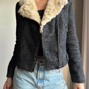 casaco zara 45 la com pelos sinteticos veste p e pp 142296808?action_source=70522&ref=home_home&rsp=1&rspix=1