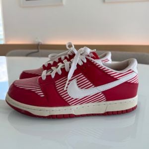 tenis nike dunk low vermelho e branco 37 145496980?action_source=31946&ref=home_home&rsp=1&rspix=1