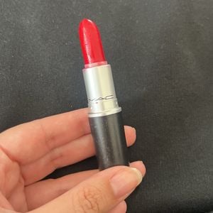 batom mac retro matte ruby woo 149749705?action_source=77056&ref=home_home&rsp=1&rspix=1
