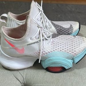 tenis nike super zoom branco 36 140235423?action_source=76398&ref=home_home&rsp=1&rspix=1