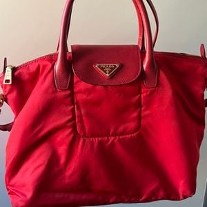 bolsa prada tessuto nylon saffiano tote vermelha 149252689?action_source=72470&ref=home_home&rsp=1&rspix=1