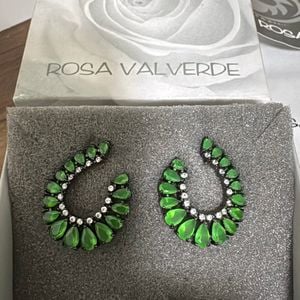 brinco rosa valverde 134859690?action_source=68872&ref=home_home&rsp=1&rspix=1