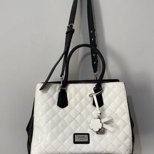 m 74 bolsa branca preta guess 139421520?action_source=76594&ref=home_home&rsp=1&rspix=1