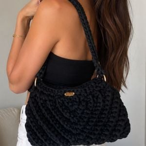 bolsa de croche preta em fio de malha 150132494?action_source=64648&ref=home_home&rsp=1&rspix=1