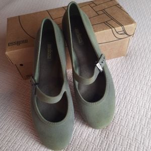 sapatilha melissa flocada verde militar 37 150572636?action_source=76405&ref=home_home&rsp=1&rspix=1