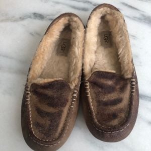 mocassim ugg original marrom com ovelha 94243558?action_source=72965&ref=home_home&rsp=1&rspix=1