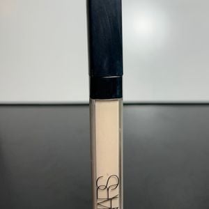 corretivo nars radiant creamy concealer light 1 151605187?action_source=77056&ref=home_home&rsp=1&rspix=1