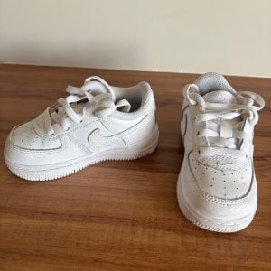 tenis nike air force 1 branco bebe 149179963?action_source=72470&ref=home_home&rsp=1&rspix=1
