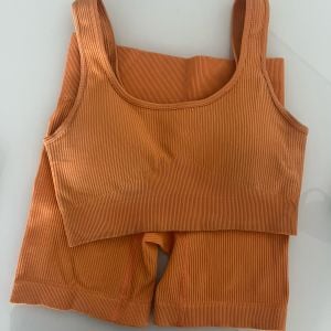 conjunto academia laranja p 145089013?action_source=75018&ref=home_home&rsp=1&rspix=1